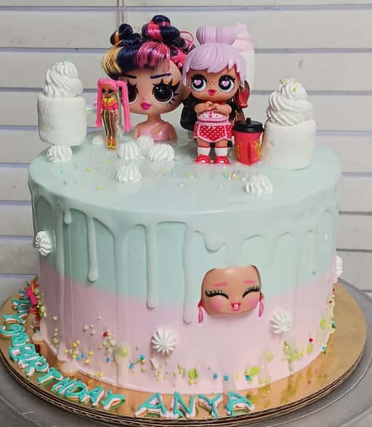 girsl theme cake from Chennai Cafe