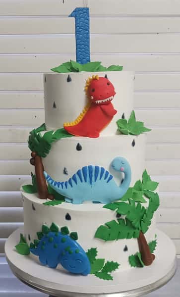 dyno theme cake from Chennai Cafe