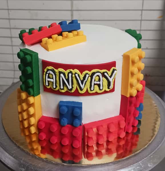 leo toys cake from Chennai Cafe