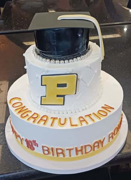 Graduation cake from Chennai Cake