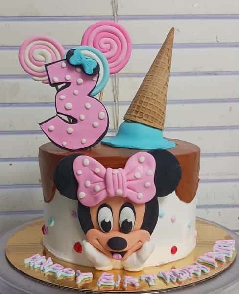 micky mouse cake from Chennai Cafe