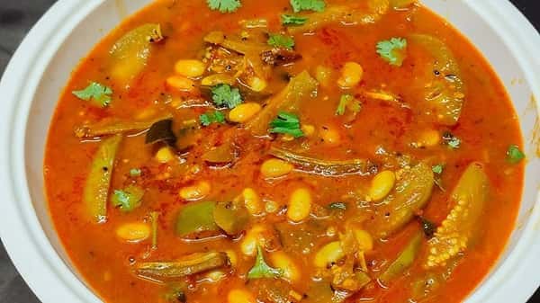 Karuvadu Kathirikai Kuzhambu