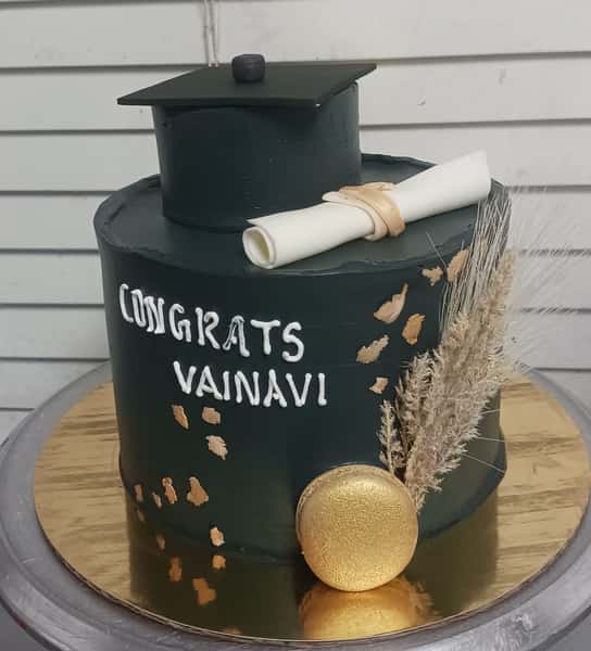 graduation cake 2