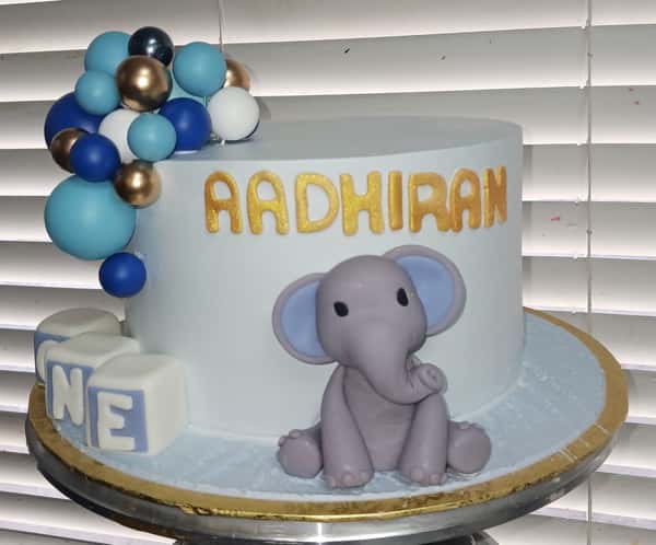 Elephent theme cake from chennai cafe