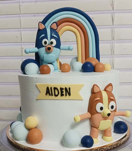 rainbow theme cake from Chennai Cafe