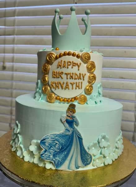 Girls frozen theme cake from Chennai Cafe
