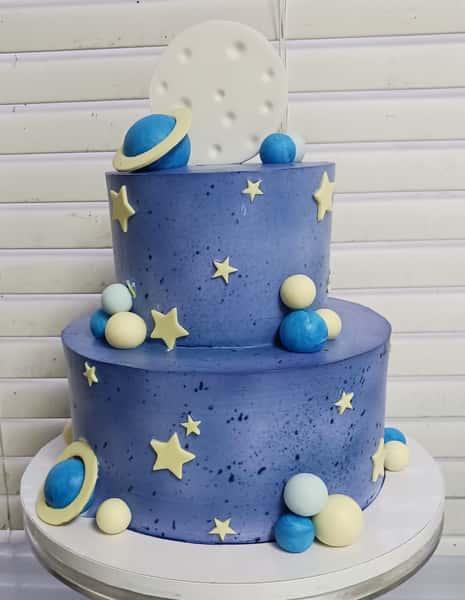 star theme cake from Chennai Cafe