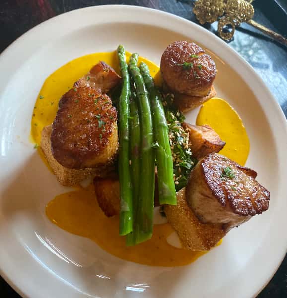 Pan Seared Sea Scallops with Pork Belly