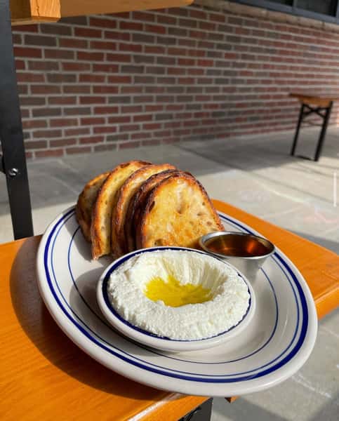 RICOTTA AND HONEY