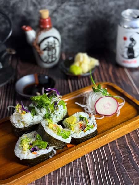 Veggie Roll - Rolls