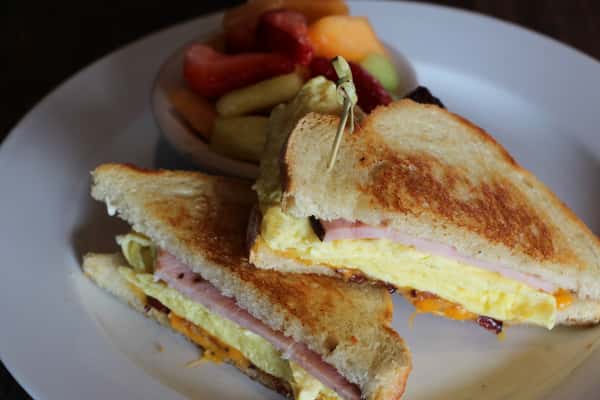 BREAKFAST SANDWICH