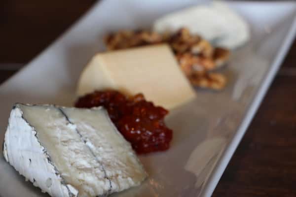 ARTISAN CHEESE PLATE