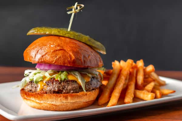 1/2 POUND CHEESEBURGER