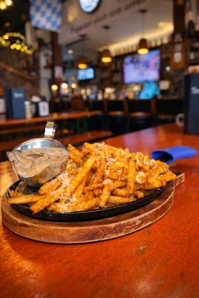 Kase Pommes (Cheese Fries)