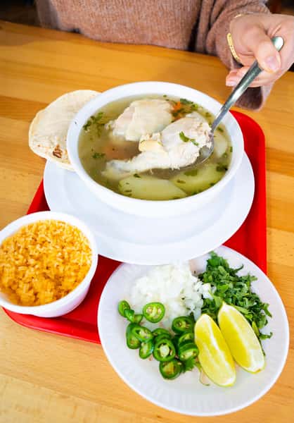 sopa de pollo