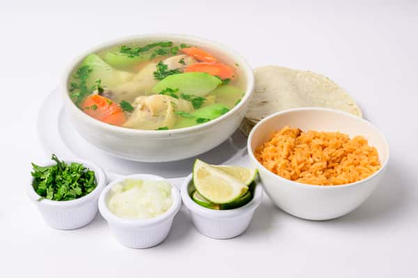CALDO DE POLLO