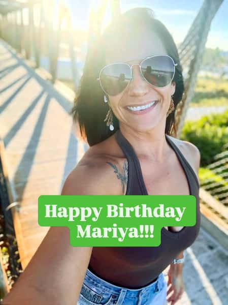 The @beachcomberstaugustine has the best staff on the #beach !!! Today we are wishing Mariya a #happybirthday !!!
In other news #happyhour is going strong until 6! Time for an amazing #cocktail