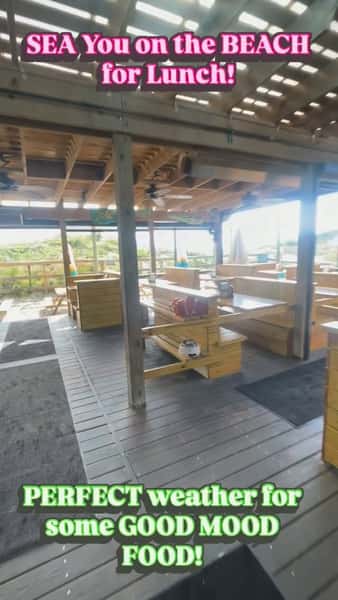 Setting up @beachcomberstaugustine for y’all to enjoy a beautiful day out here on #staugustinebeach !!! We have Jenn and Ella behind the bar getting ready to sling the BEST #cocktails on the beach. Ask about the Islander’s Delight and the Horni Toad!we’re prepping our local #seafood, getting ready to throw down some Ruby Red 🦐 Shrimp, and prepping the best #wings on the #beach