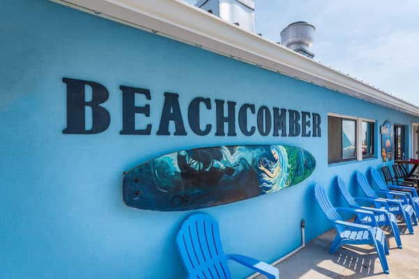 beach comber sign