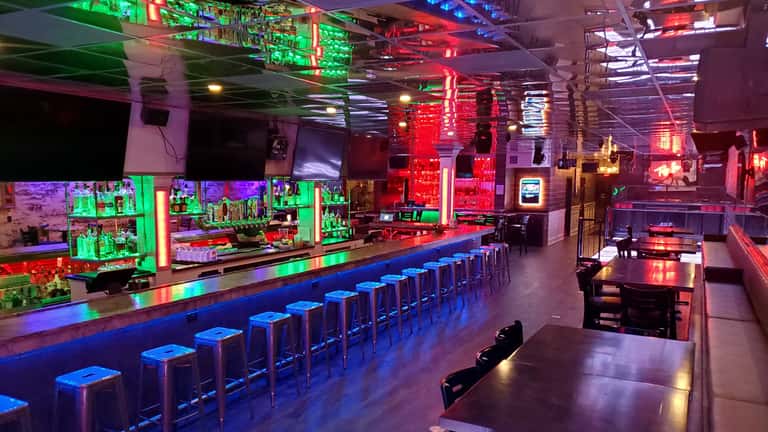 5216 Table & Tap photo