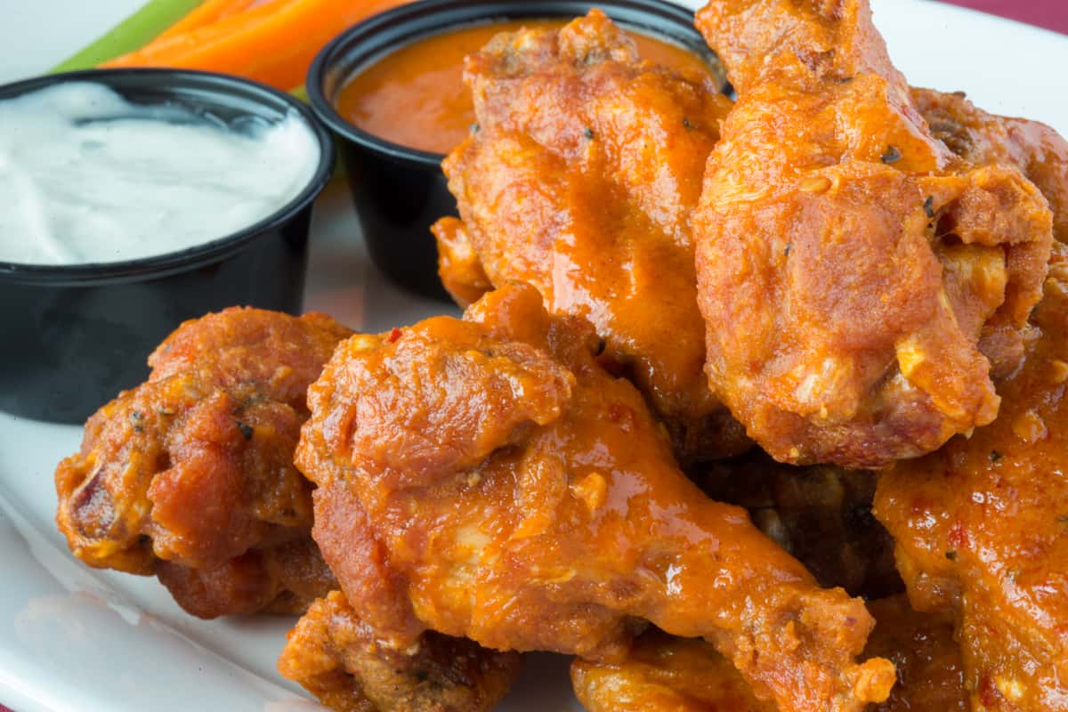 TRADITIONAL OR BONELESS WINGS
