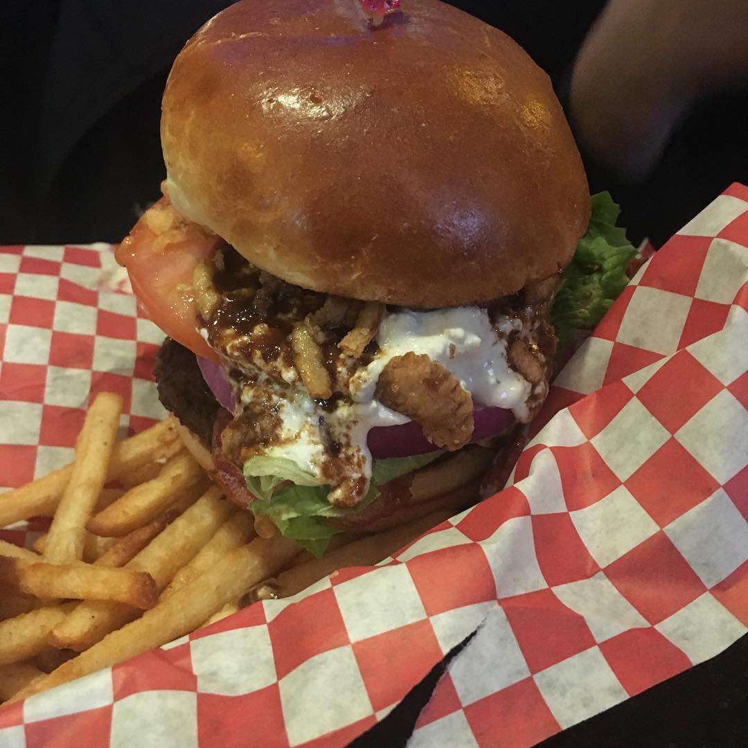 Fans Sports Bar and Grill