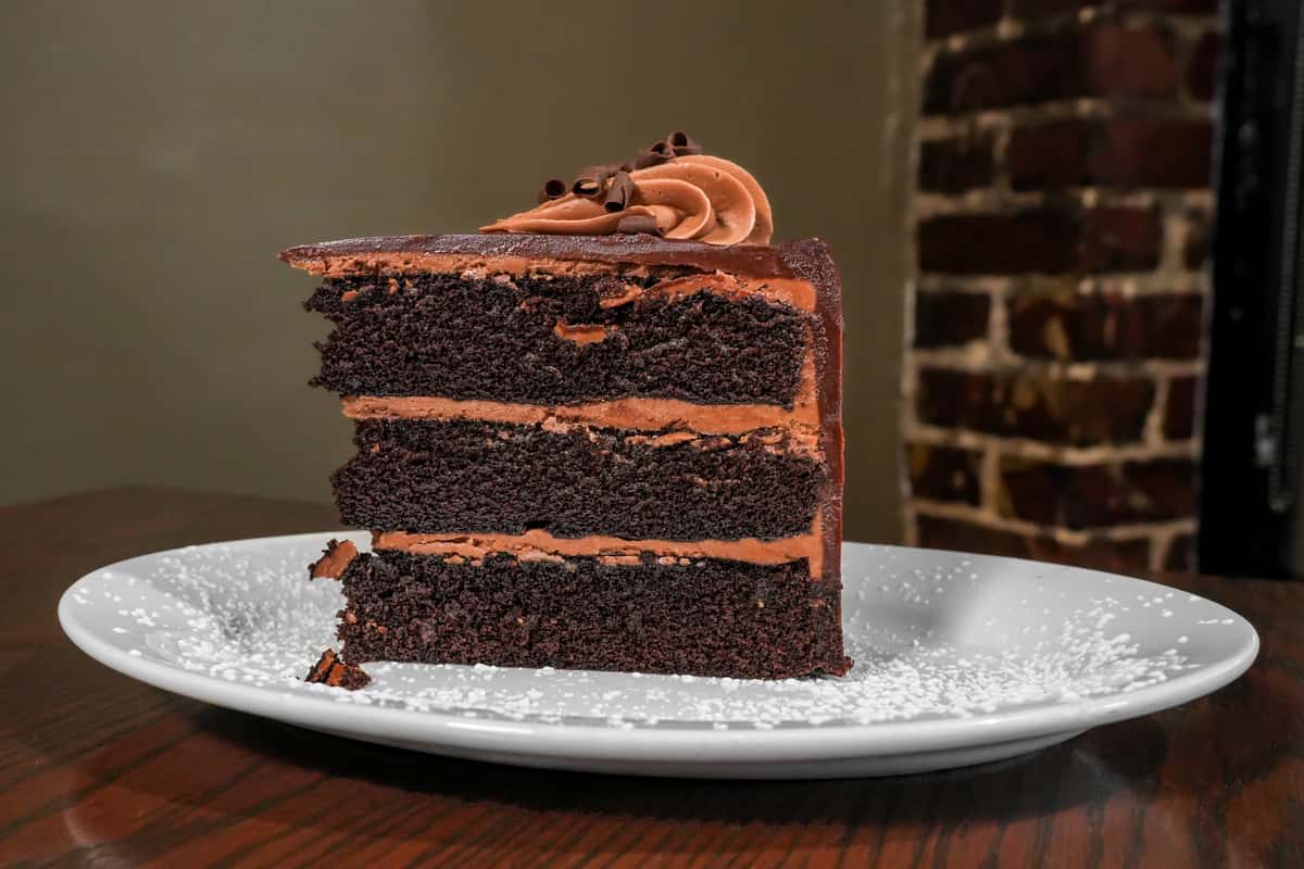 【激レア・USプロモ盤】The Cake / A Slice of Cake classic chocolate ganache cake slice - bb's Restaurant and Bar