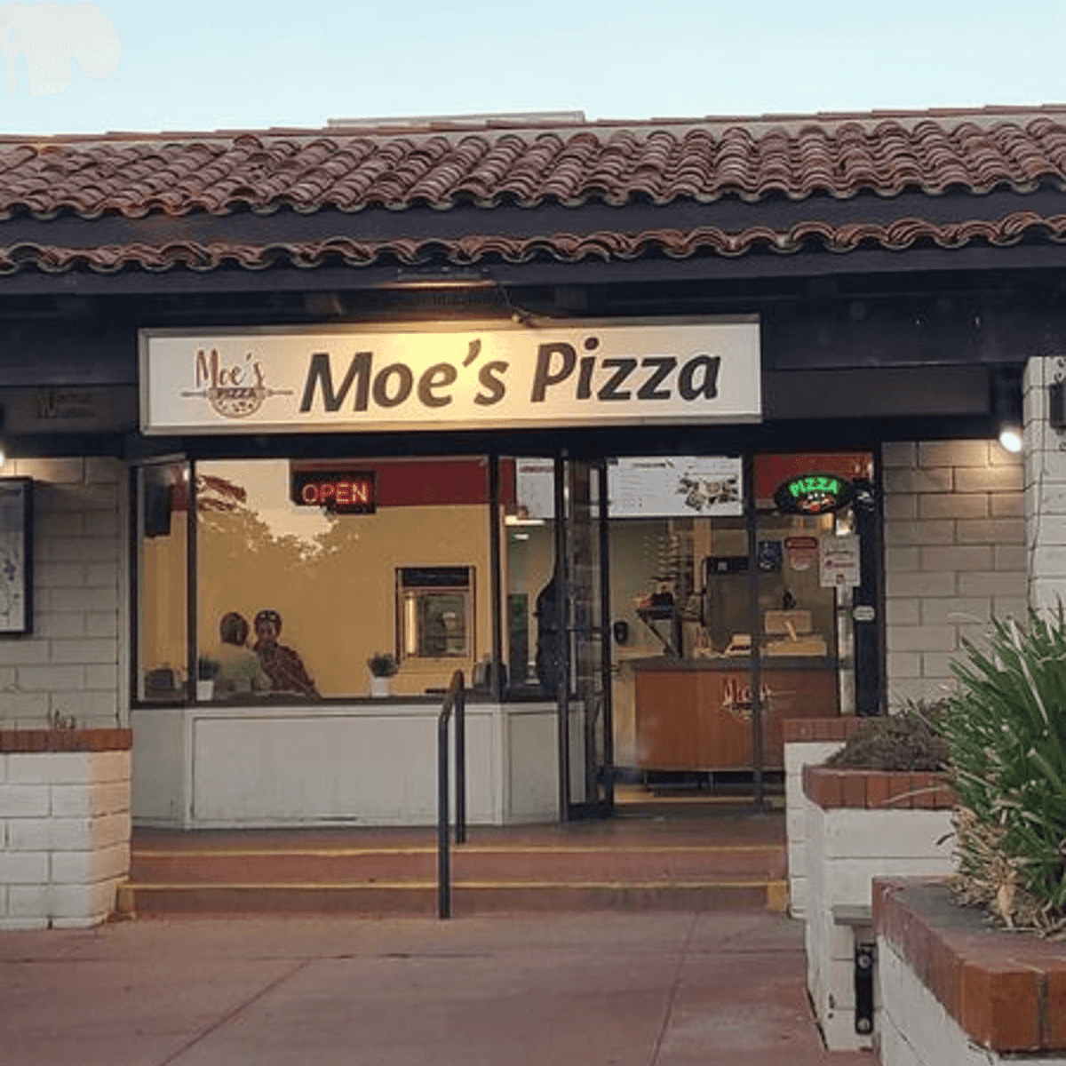 About Moe s Pizza Pizza Restaurant in CA