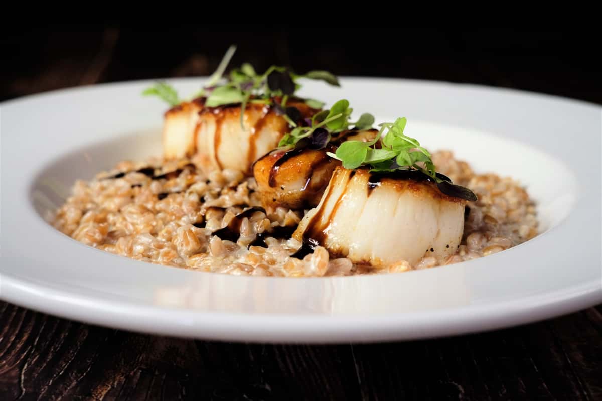 chili crusted scallops
