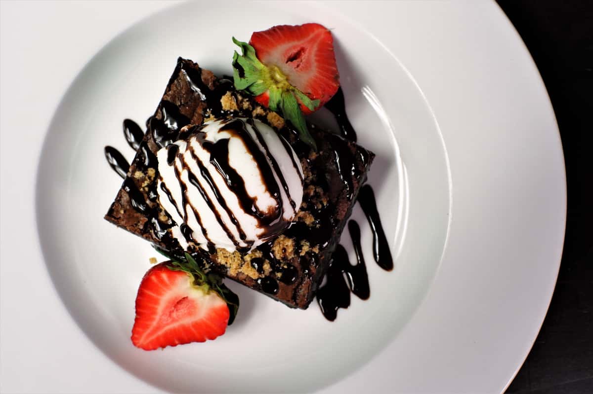Hot Brownie Sundae Menu Restaurant 10 Bar & Grill in Atlanta, GA
