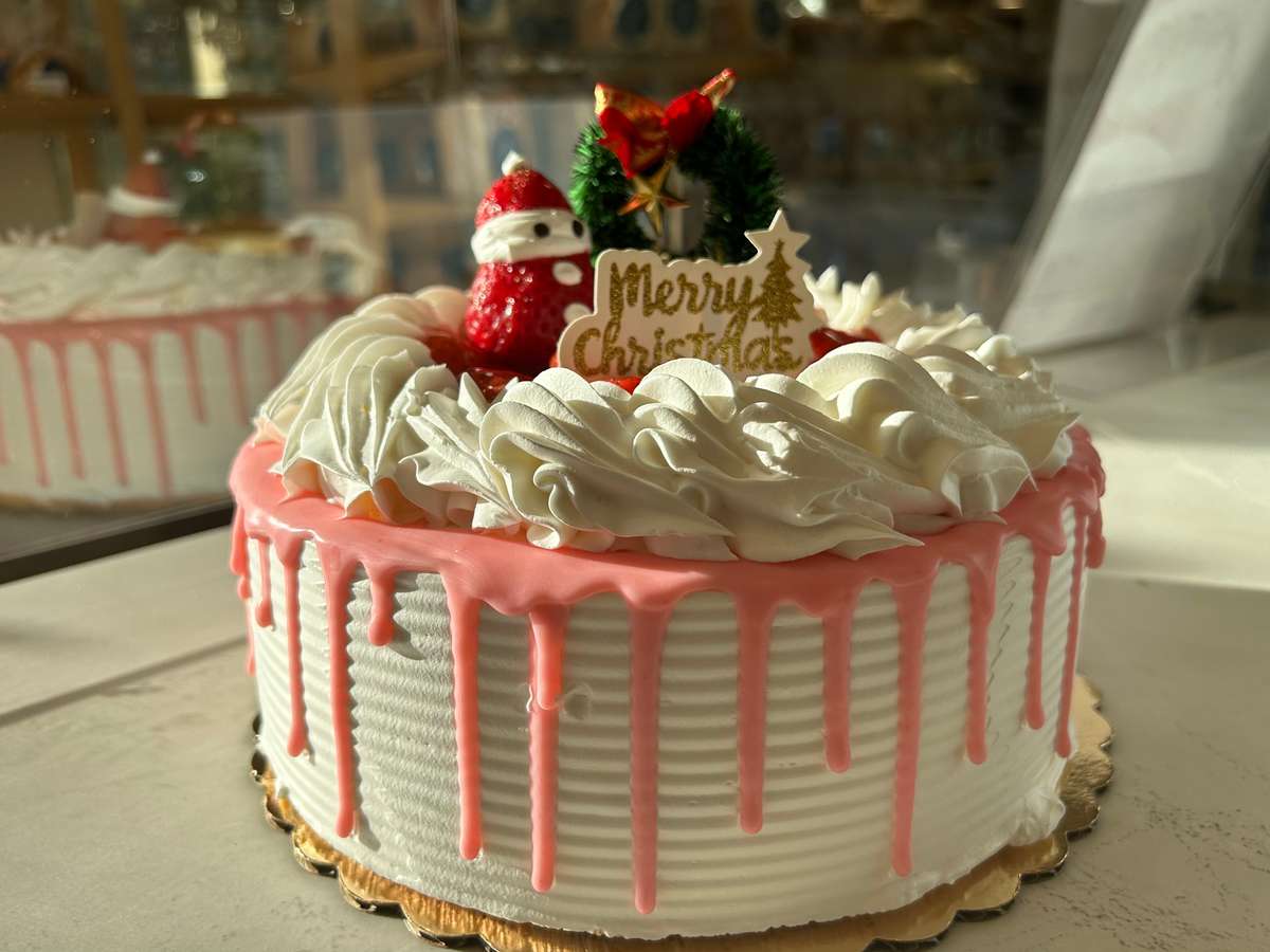 Christmas Strawberry Shortcake - Hamada-Ya Bakery - Bakery in CA