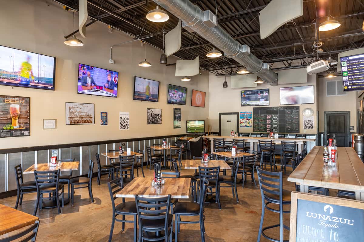 Doorchester - Neighborhood Craft Beer and Burger Restaurant | SC