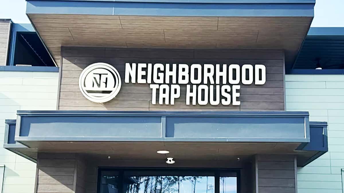 春　w)taps  neighborhood Carnes Crossing - Neighborhood Craft Beer and Burger