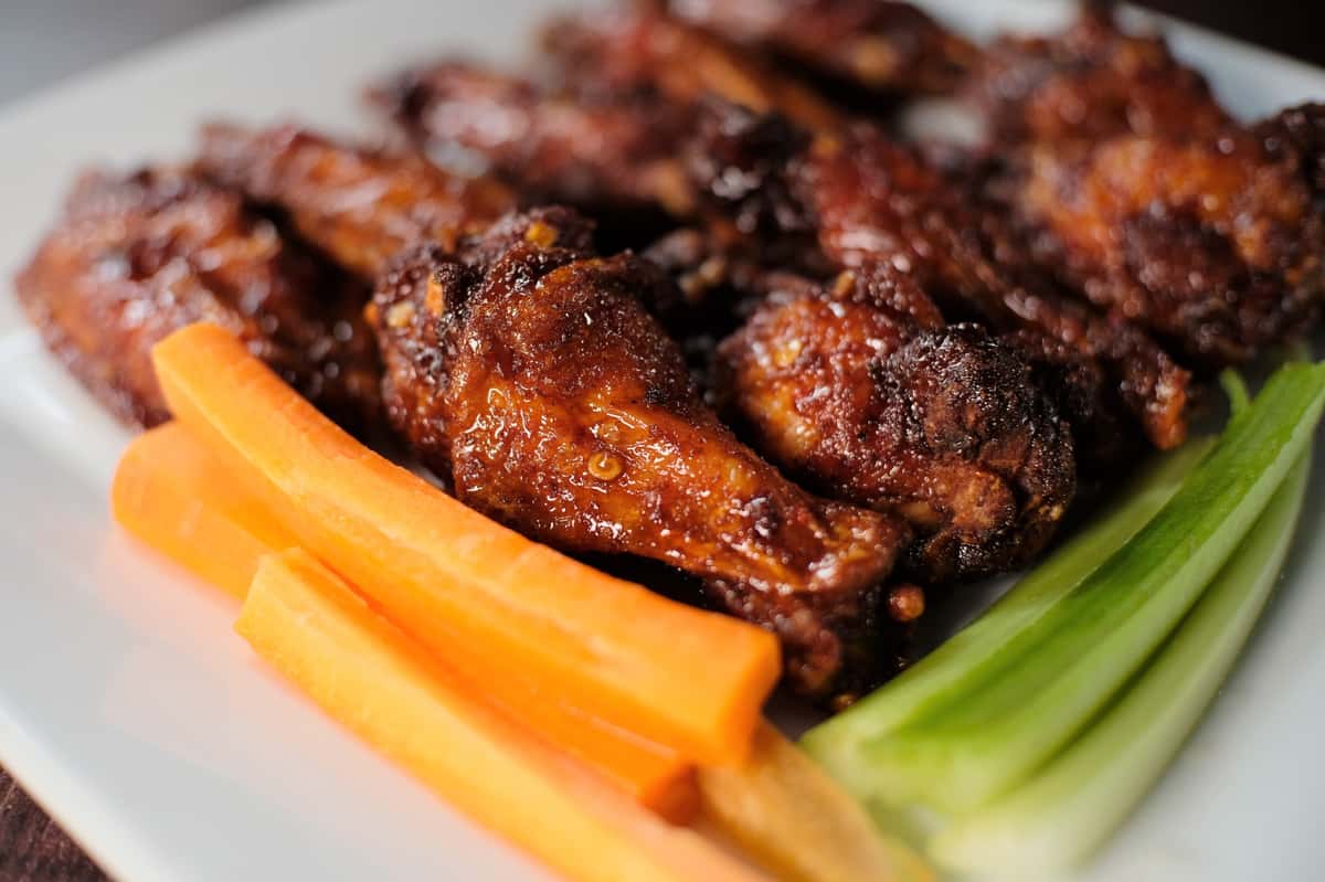 Holywings© ホーリーウィングス　N3セット10点 10 Piece Wing - The Beverly - Sports Bar in Atlanta, GA