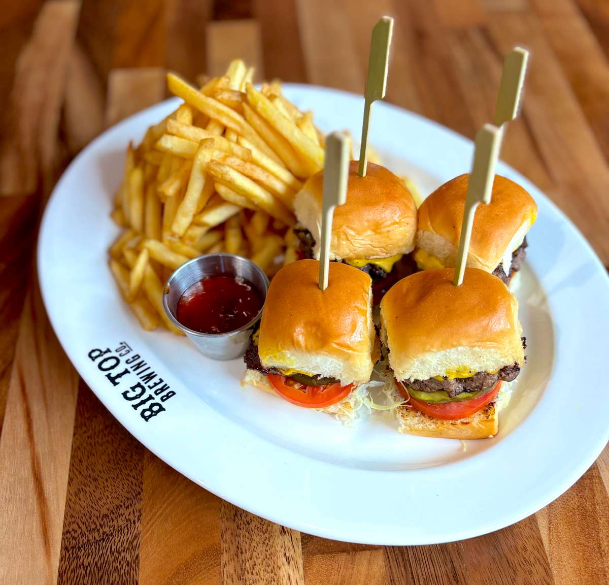 「Hot menu/best of The Street Sliders」 Roadside Sliders - Big Top Brewing - Brewery in FL