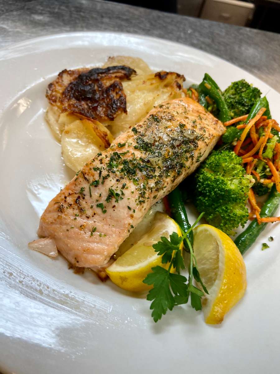 Broiled Norwegian Salmon