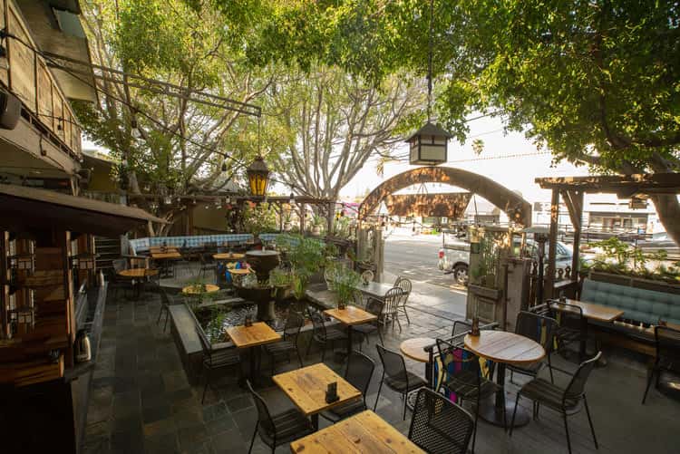 About Home Restaurant Bar Grill In Los Angeles Ca