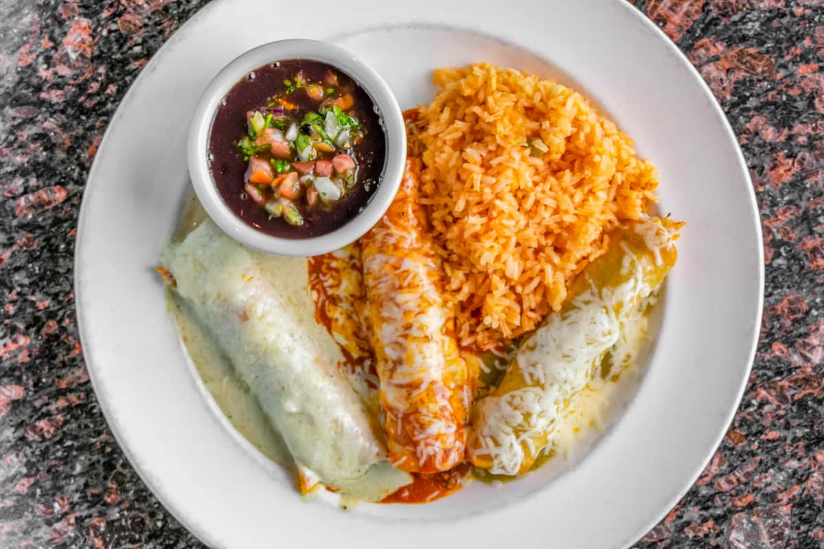 Reservations - Dos Salsas Tex-Mex