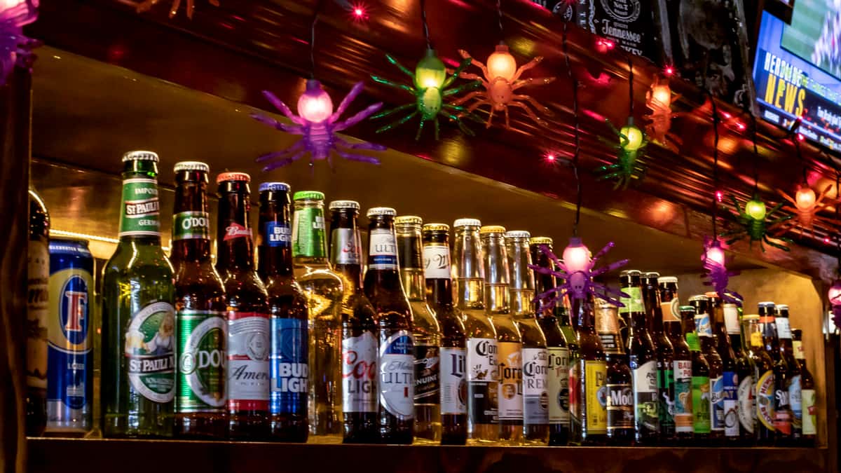 Lake Alice Trading Co. - Bar & Grill in Riverside, CA