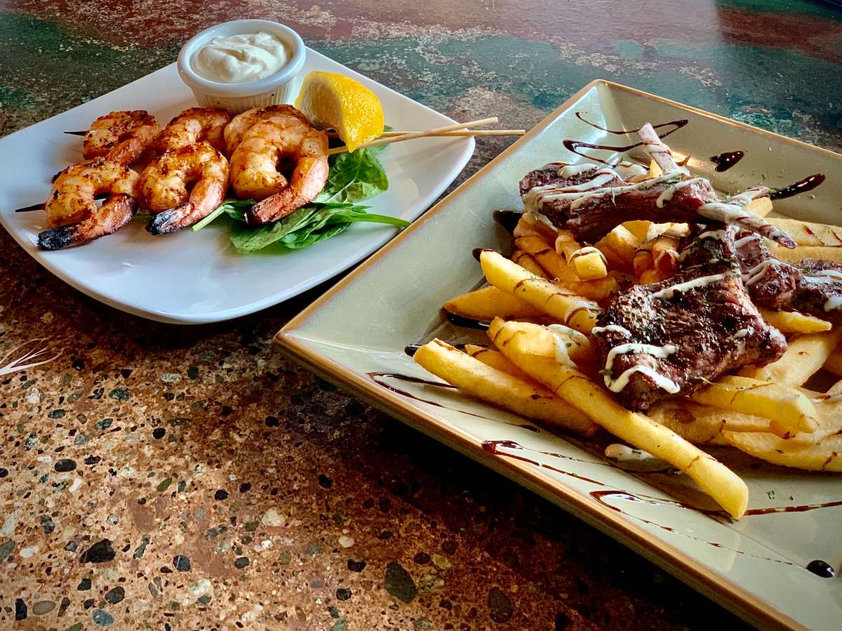 Mill Creek Lunch - Kafé Neo Woodstone Taverna (Kafé Neo Woodstone