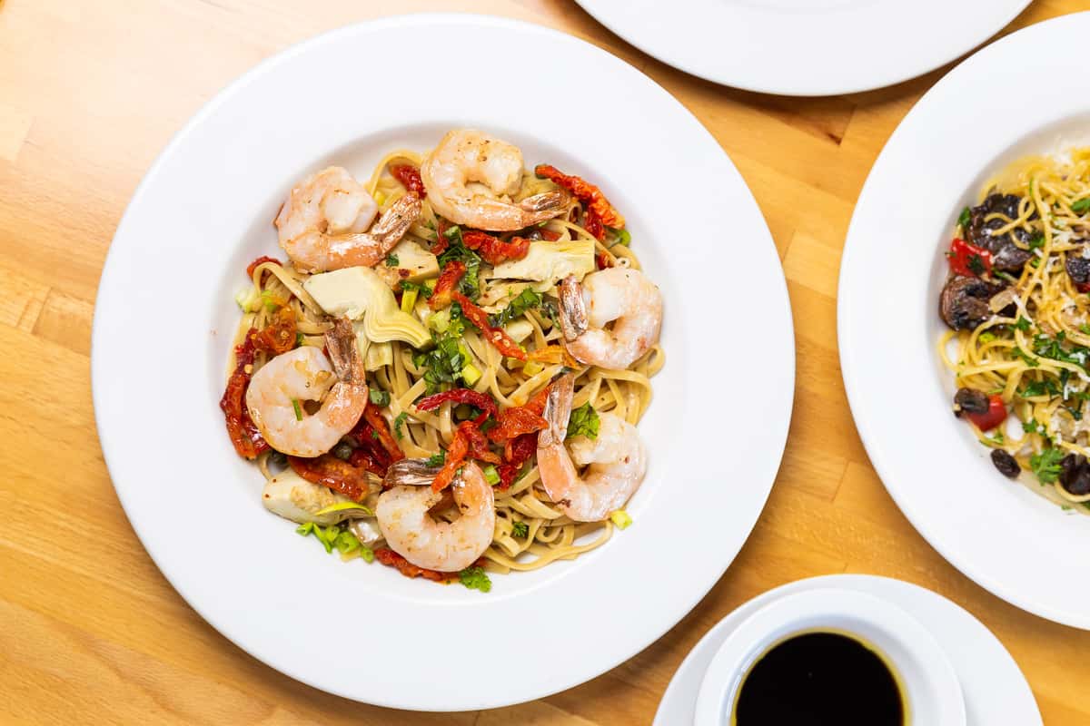 Shrimp with peppers and pasta
