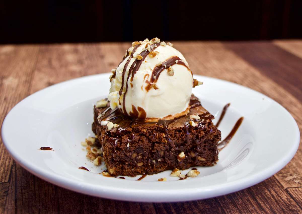Chocolate Chip Brownie Á la Mode - Citizens Grill | American