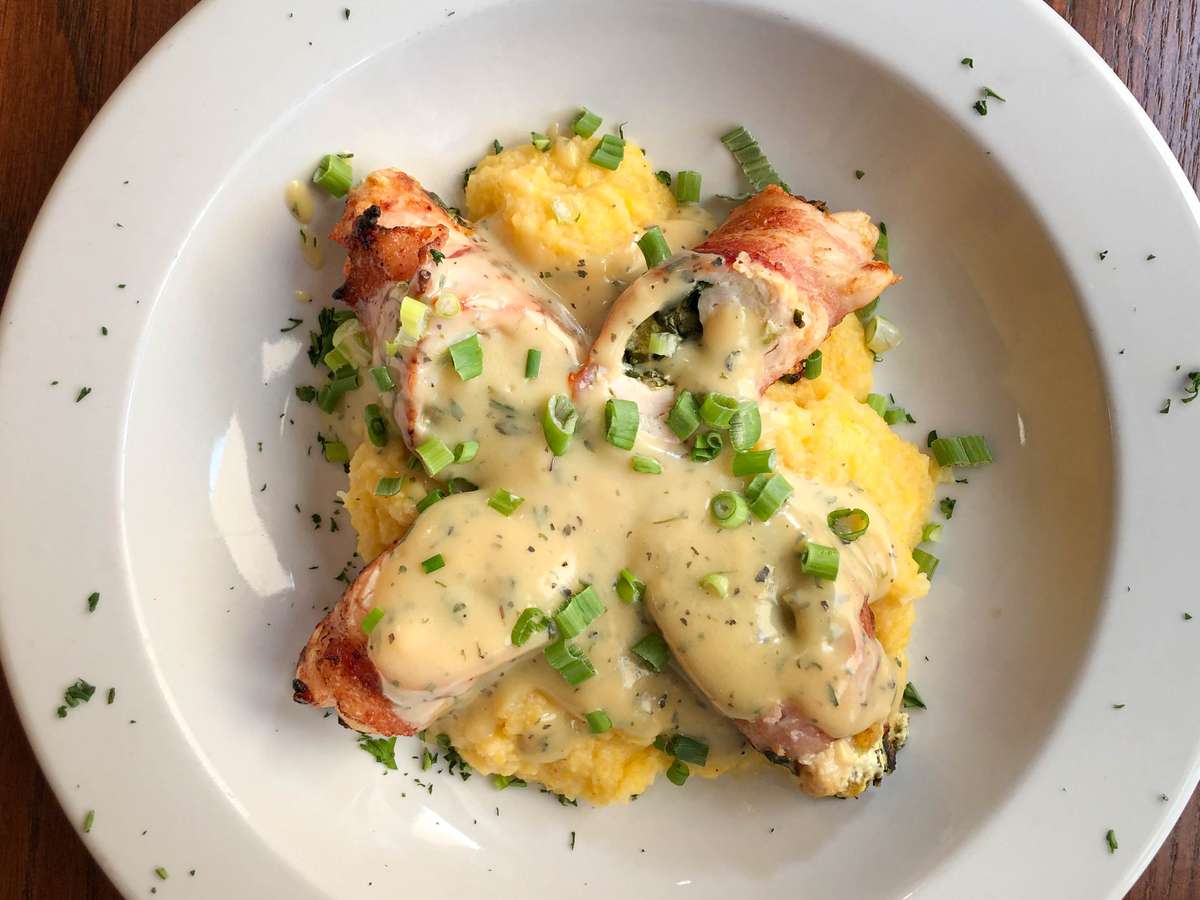 bacon wrapped stuffed chicken