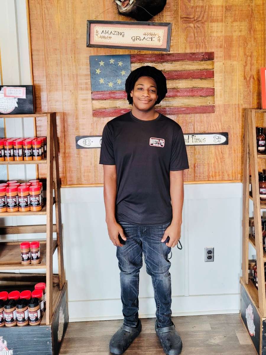 Kennen Rusty Pig BBQ