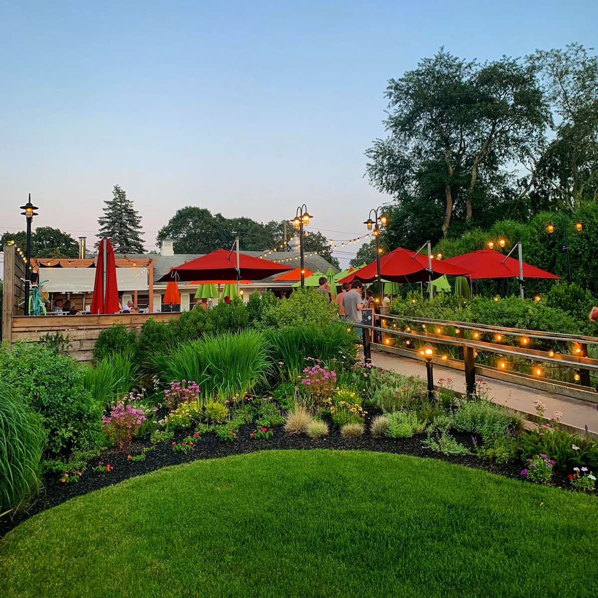 Mystic Reviews - Dog Watch - Cafe in CT
