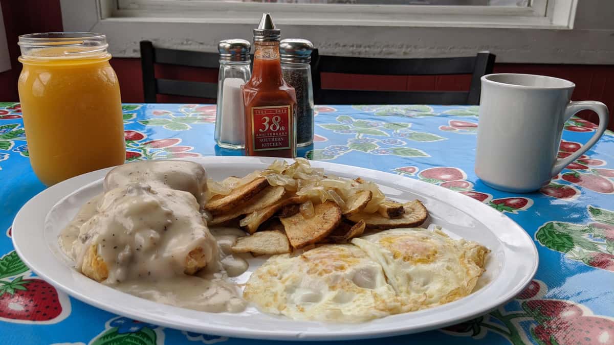 Bicuit & Gravy Breakfast Special