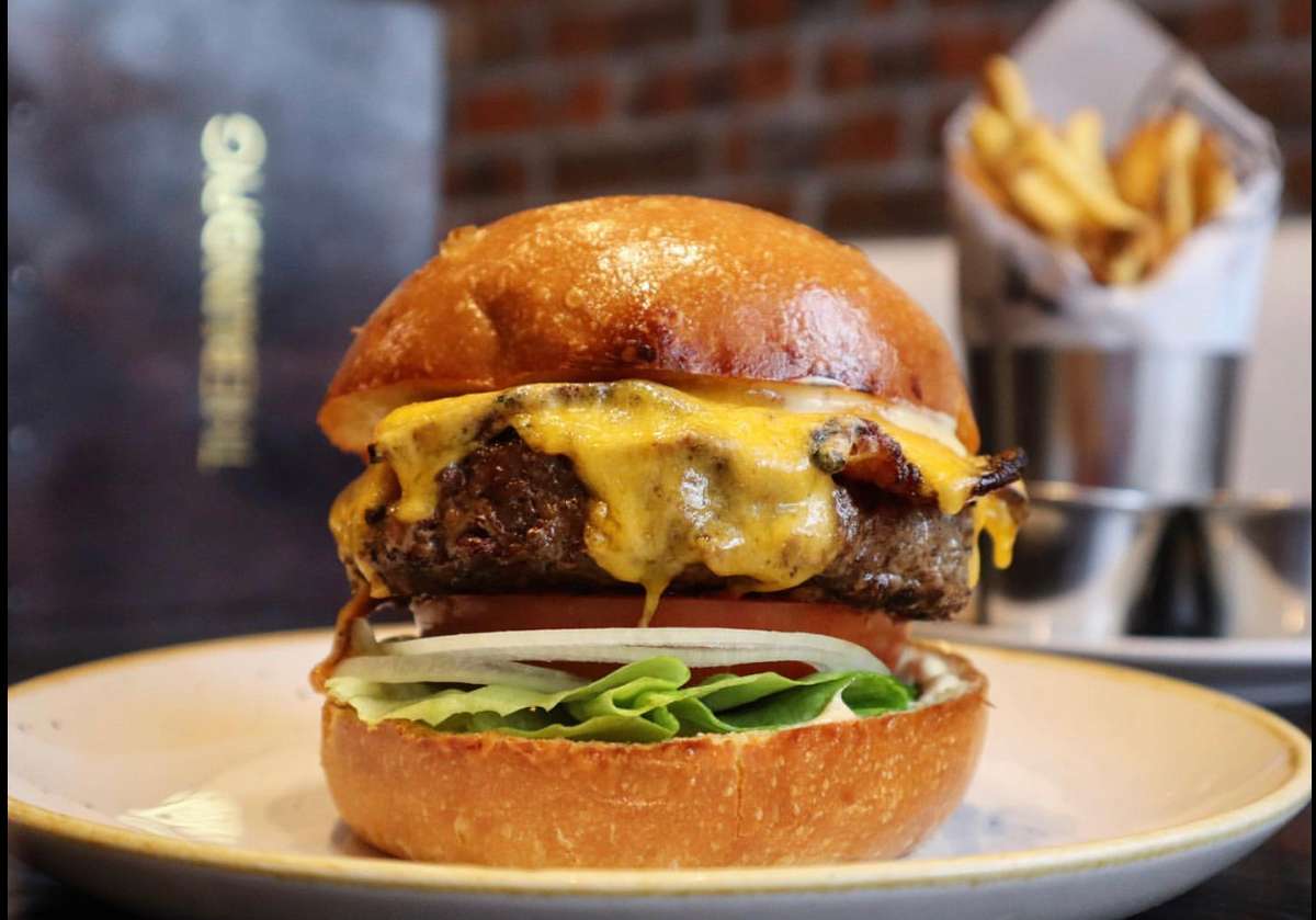 Classic Cheeseburger