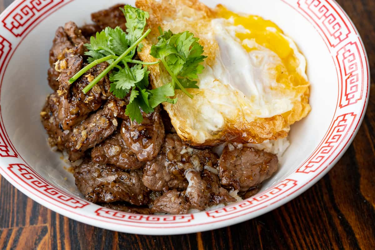 Garlic Black Pepper over Rice / Gratiem Lad Khao (LUNCH)