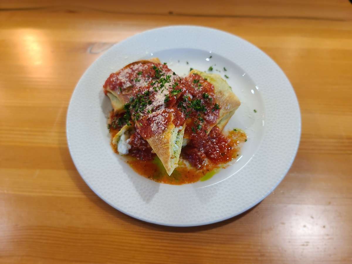 Roasted Garlic and Chicken Stromboli
