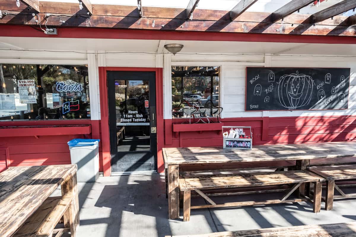 Location Holy Smoke Texas Style q Barbecue Restaurant In Bishop Ca